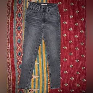 Levi’s black high rise 721 style jeans